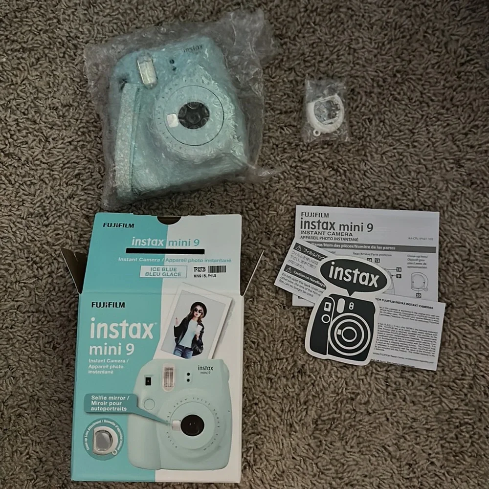 Fujifilm instax mini 9 camera with film already in camera!